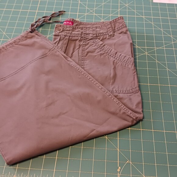 Merona Khaki Capris - Picture 5 of 5